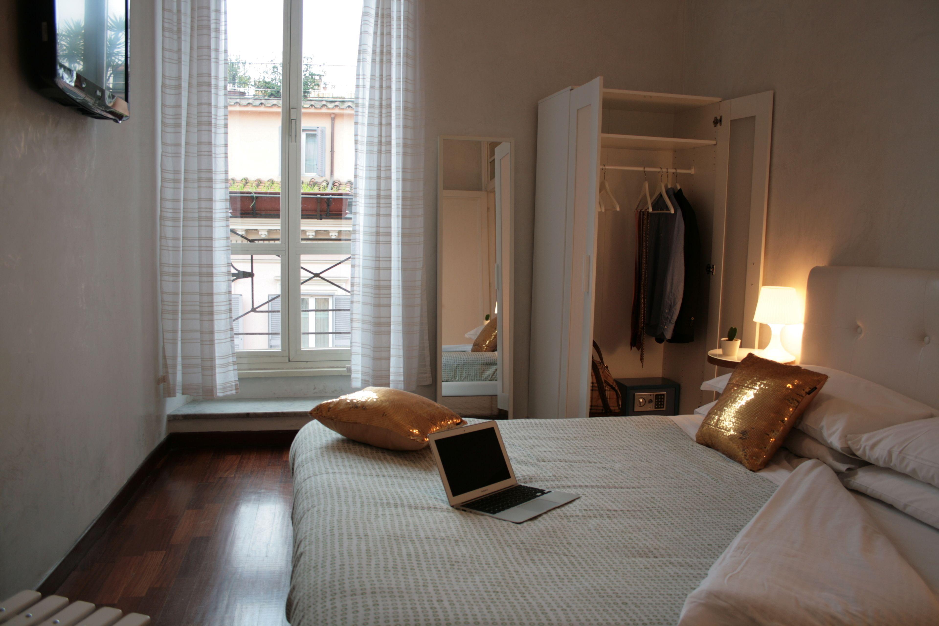 Golden Rooms Piazza Di Spagna — Photos 2